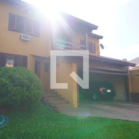 Casa à venda com 220m², 4 quartos e 4 vagasPátio frente