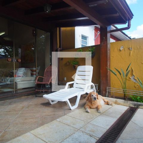 Casa à venda com 220m², 4 quartos e 4 vagasPátio