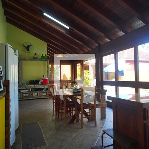 Casa à venda com 220m², 4 quartos e 4 vagasÁrea comum - Salão de festas