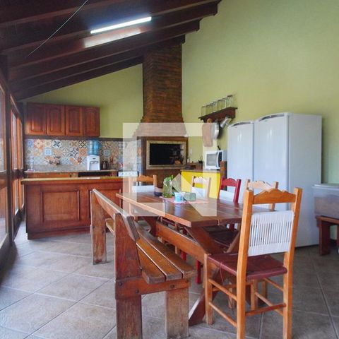 Casa à venda com 220m², 4 quartos e 4 vagasÁrea comum - Salão de festas