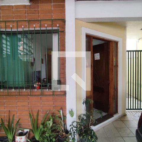Casa à venda com 125m², 3 quartos e 2 vagas Casa à venda com 125m², 3 quartos e 2 vagasEntrada