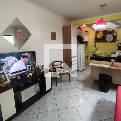 Casa à venda com 125m², 3 quartos e 2 vagas Casa à venda com 125m², 3 quartos e 2 vagassala