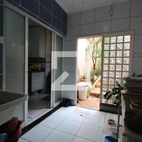Casa à venda com 170m², 3 quartos e 1 vagaÁrea de Serviço