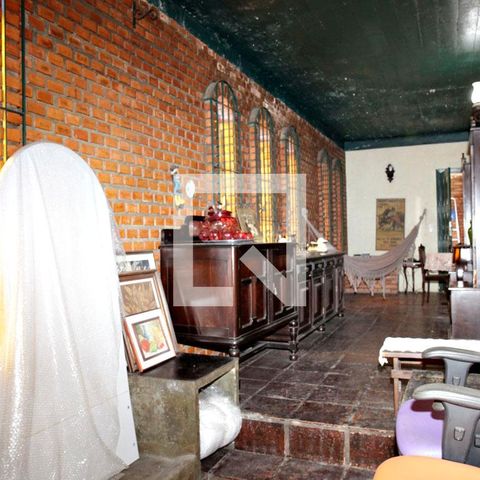 Casa para alugar com 385m², 4 quartos e 3 vagasCorredor