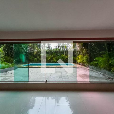 Apartamento à venda com 600m², 3 quartos e 4 vagas Apartamento à venda com 600m², 3 quartos e 4 vagasSala da edícula