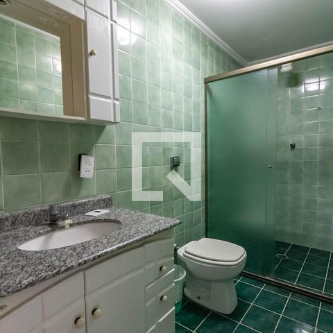 Apartamento à venda com 600m², 3 quartos e 4 vagas Apartamento à venda com 600m², 3 quartos e 4 vagasBanheiro da Edícula