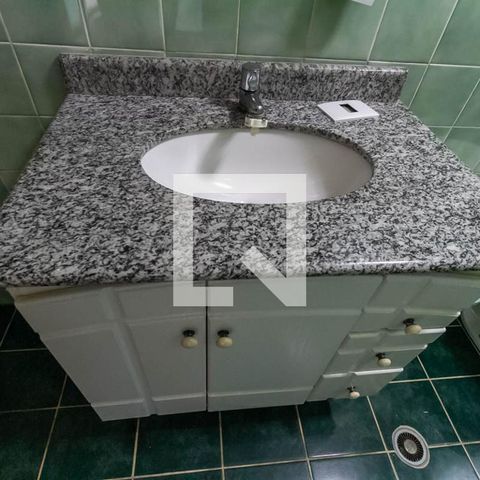 Apartamento à venda com 600m², 3 quartos e 4 vagas Apartamento à venda com 600m², 3 quartos e 4 vagasBanheiro da Edícula