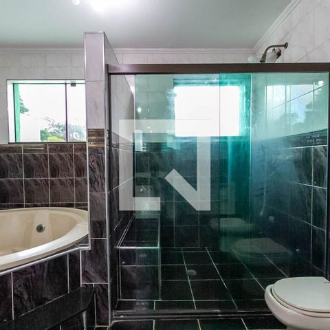 Apartamento à venda com 600m², 3 quartos e 4 vagas Apartamento à venda com 600m², 3 quartos e 4 vagasBanheiro da Suíte