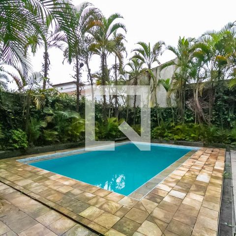 Apartamento à venda com 600m², 3 quartos e 4 vagas Apartamento à venda com 600m², 3 quartos e 4 vagasPiscina e Quintal