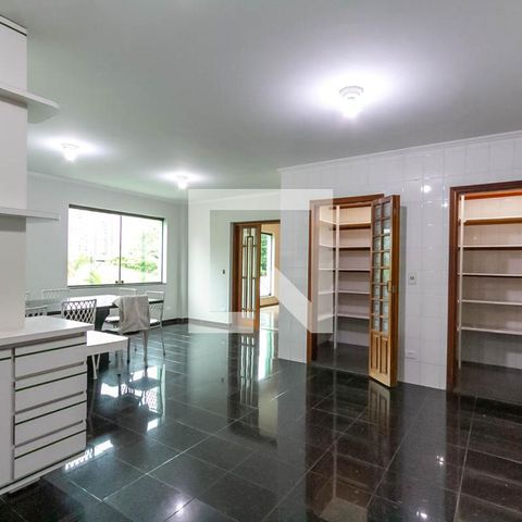 Apartamento à venda com 600m², 3 quartos e 4 vagas Apartamento à venda com 600m², 3 quartos e 4 vagasCozinha