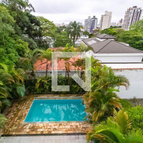 Apartamento à venda com 600m², 3 quartos e 4 vagas Apartamento à venda com 600m², 3 quartos e 4 vagasVista da Varanda da Suíte