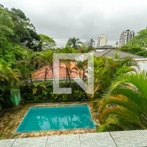 Apartamento à venda com 600m², 3 quartos e 4 vagas Apartamento à venda com 600m², 3 quartos e 4 vagasVista da Sala de Lareira