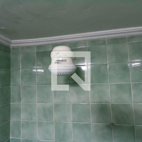 Apartamento à venda com 600m², 3 quartos e 4 vagas Apartamento à venda com 600m², 3 quartos e 4 vagasBanheiro da Edícula