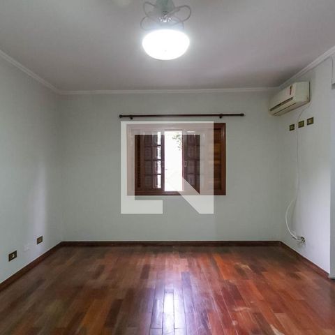Apartamento à venda com 600m², 3 quartos e 4 vagas Apartamento à venda com 600m², 3 quartos e 4 vagasSuíte