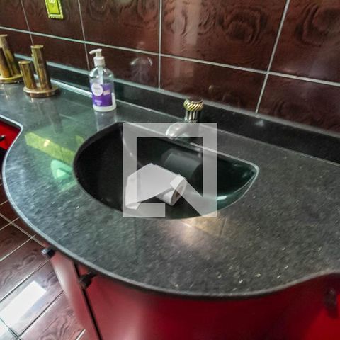 Apartamento à venda com 600m², 3 quartos e 4 vagas Apartamento à venda com 600m², 3 quartos e 4 vagasLavabo