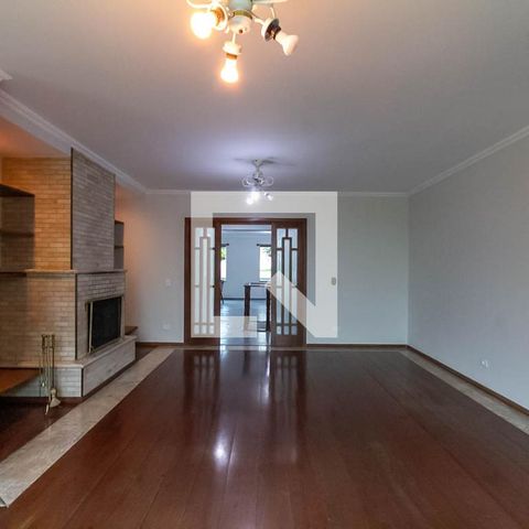 Apartamento à venda com 600m², 3 quartos e 4 vagas Apartamento à venda com 600m², 3 quartos e 4 vagasSala de Lareira