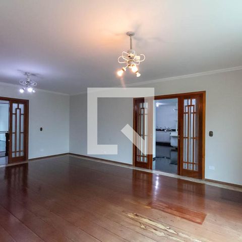 Apartamento à venda com 600m², 3 quartos e 4 vagas Apartamento à venda com 600m², 3 quartos e 4 vagasSala de Lareira