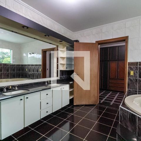 Apartamento à venda com 600m², 3 quartos e 4 vagas Apartamento à venda com 600m², 3 quartos e 4 vagasBanheiro da Suíte