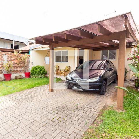 Casa à venda com 70m², 2 quartos e 1 vaga Casa à venda com 70m², 2 quartos e 1 vagaFachada