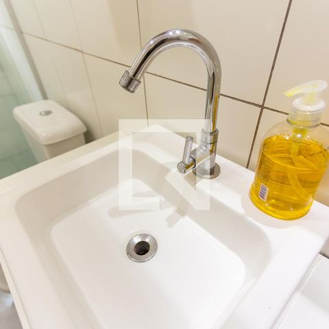 Casa à venda com 70m², 2 quartos e 1 vaga Casa à venda com 70m², 2 quartos e 1 vagaBanheiro