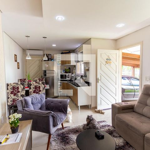 Casa à venda com 70m², 2 quartos e 1 vaga Casa à venda com 70m², 2 quartos e 1 vagaSala