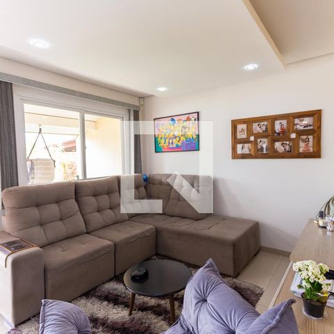 Casa à venda com 70m², 2 quartos e 1 vaga Casa à venda com 70m², 2 quartos e 1 vagaSala