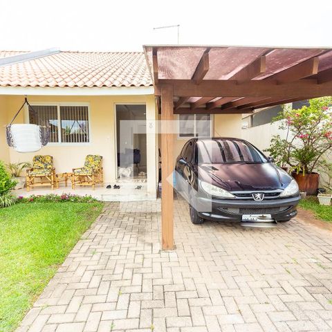 Casa à venda com 70m², 2 quartos e 1 vaga Casa à venda com 70m², 2 quartos e 1 vagaFachada