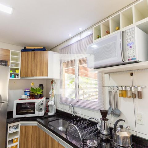 Casa à venda com 70m², 2 quartos e 1 vaga Casa à venda com 70m², 2 quartos e 1 vagaCozinha