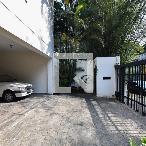 Casa para alugar com 750m², 4 quartos e 5 vagas Casa para alugar com 750m², 4 quartos e 5 vagasGaragem