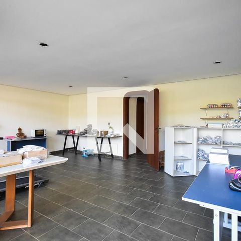 Casa para alugar com 750m², 4 quartos e 5 vagas Casa para alugar com 750m², 4 quartos e 5 vagasSalão