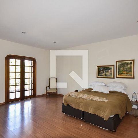 Casa para alugar com 750m², 4 quartos e 5 vagas Casa para alugar com 750m², 4 quartos e 5 vagasSuíte 1