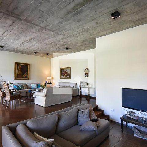 Casa para alugar com 750m², 4 quartos e 5 vagas Casa para alugar com 750m², 4 quartos e 5 vagasSala