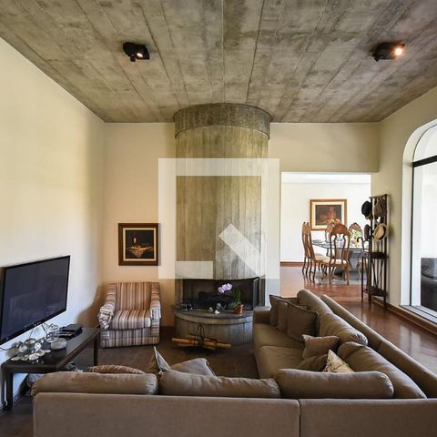 Casa para alugar com 750m², 4 quartos e 5 vagas Casa para alugar com 750m², 4 quartos e 5 vagasSala