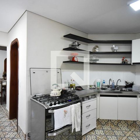 Casa para alugar com 750m², 4 quartos e 5 vagas Casa para alugar com 750m², 4 quartos e 5 vagasCozinha