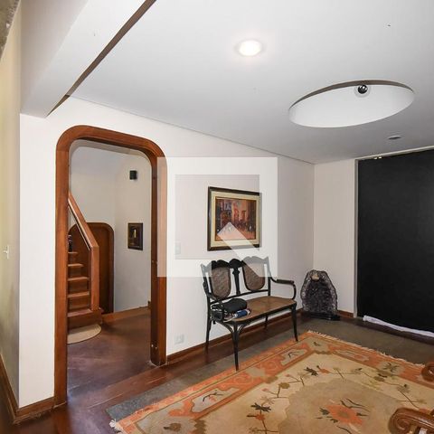 Casa para alugar com 750m², 4 quartos e 5 vagas Casa para alugar com 750m², 4 quartos e 5 vagasHall de entrada