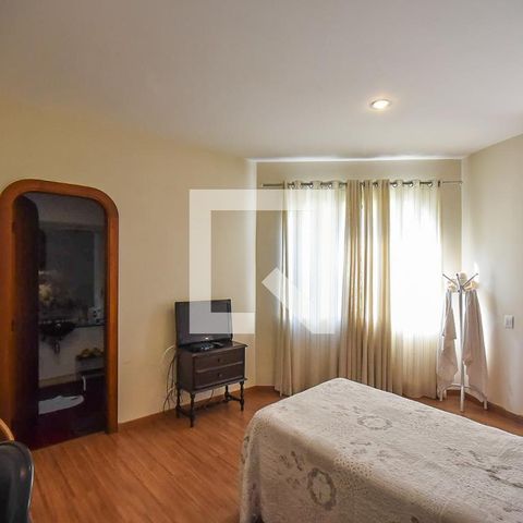 Casa para alugar com 750m², 4 quartos e 5 vagas Casa para alugar com 750m², 4 quartos e 5 vagasSuíte 2