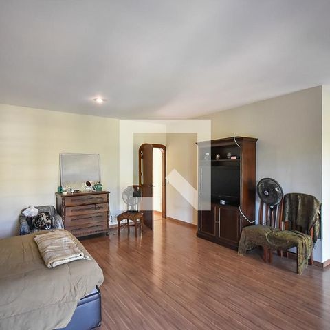 Casa para alugar com 750m², 4 quartos e 5 vagas Casa para alugar com 750m², 4 quartos e 5 vagasSuíte 1