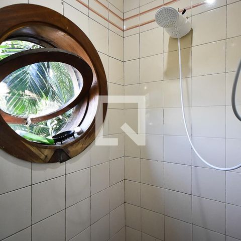 Casa para alugar com 750m², 4 quartos e 5 vagas Casa para alugar com 750m², 4 quartos e 5 vagasChuveiro do banheiro da suíte 2