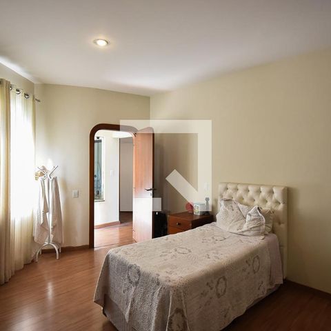 Casa para alugar com 750m², 4 quartos e 5 vagas Casa para alugar com 750m², 4 quartos e 5 vagasSuíte 2