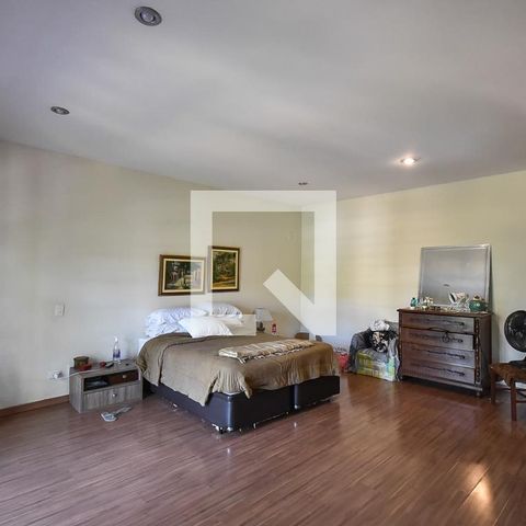 Casa para alugar com 750m², 4 quartos e 5 vagas Casa para alugar com 750m², 4 quartos e 5 vagasSuíte 1