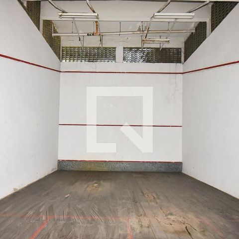 Casa para alugar com 750m², 4 quartos e 5 vagas Casa para alugar com 750m², 4 quartos e 5 vagasQuadra
