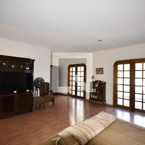 Casa para alugar com 750m², 4 quartos e 5 vagas Casa para alugar com 750m², 4 quartos e 5 vagasSuíte 1