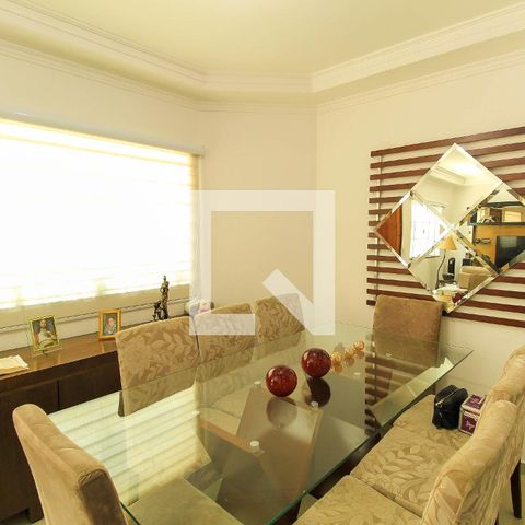 Casa de condomínio à venda com 125m², 3 quartos e 2 vagas Casa de condomínio à venda com 125m², 3 quartos e 2 vagasSala