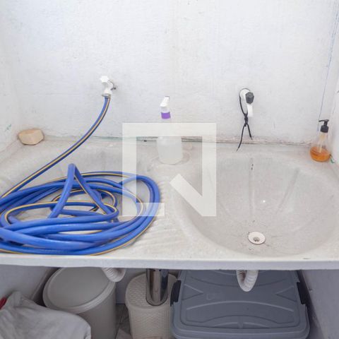 Casa à venda com 285m², 6 quartos e 2 vagasCasa 2 - Área de serviço 