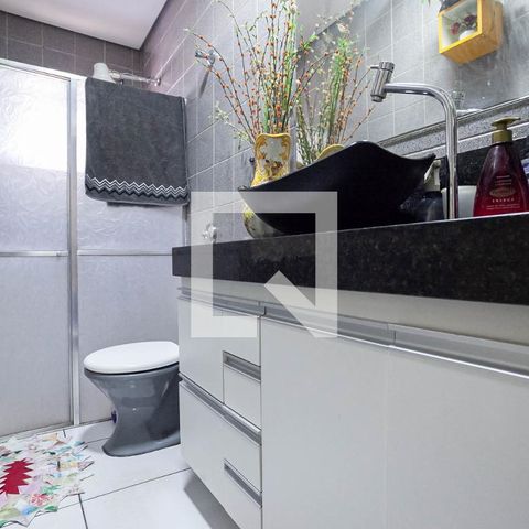 Casa à venda com 285m², 6 quartos e 2 vagasCasa 1 - Banheiro social 