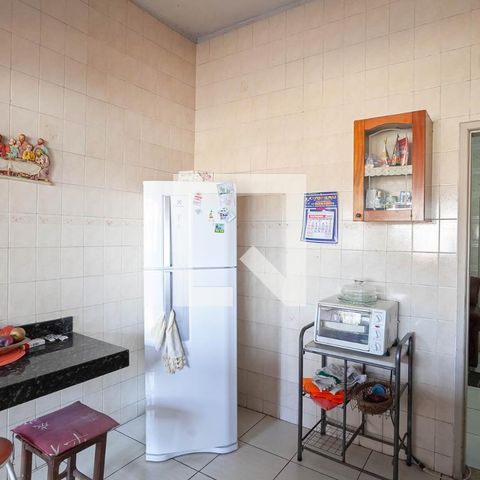 Casa à venda com 285m², 6 quartos e 2 vagasCasa 1 - Cozinha 