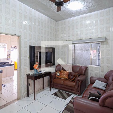 Casa à venda com 285m², 6 quartos e 2 vagasCasa 1 - Sala 2