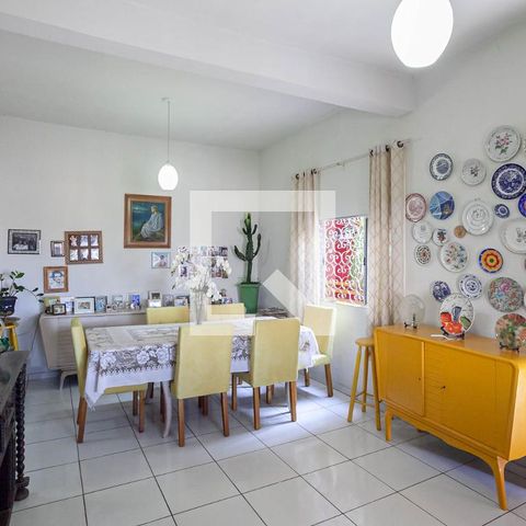 Casa à venda com 285m², 6 quartos e 2 vagasCasa 1 - Sala 1 