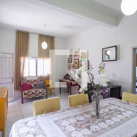 Casa à venda com 285m², 6 quartos e 2 vagasCasa 1 - Sala 1 
