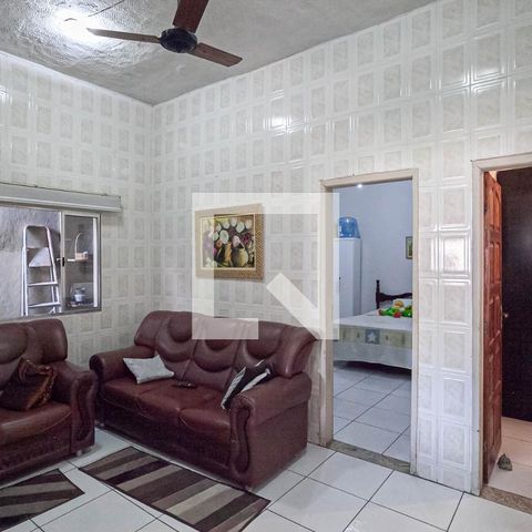 Casa à venda com 285m², 6 quartos e 2 vagasCasa 1 - Sala 2